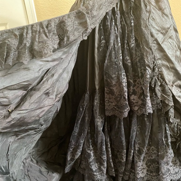 SOLD!!!! Gorgeous vintage black strapless satin and lace full length Ballgown - Picture 8 of 13